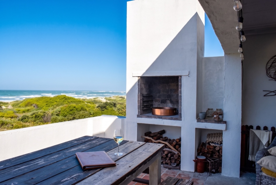 4 Bedroom Property for Sale in Struisbaai Western Cape